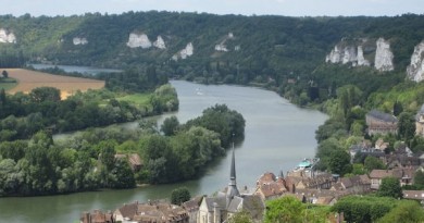 Seine River Cruise | Family Travel Gurus